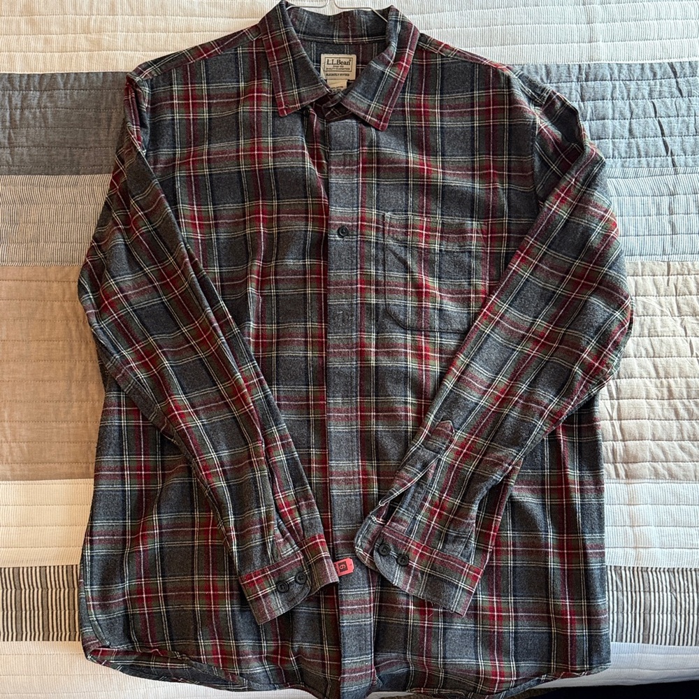 L.L. Bean Men's Flannel Casual Plaid Shirt - Gray and Red